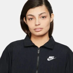 Nike Sportswear Essential WR Woven Training Jacket Women -Tennis Zone Shop 55455000 15